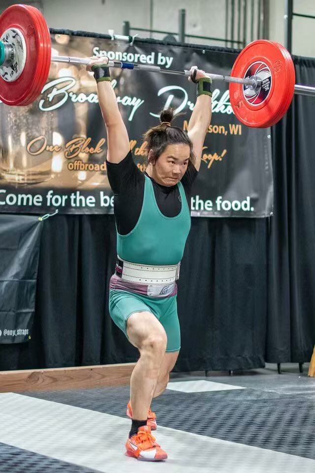 Weightlifting image 1